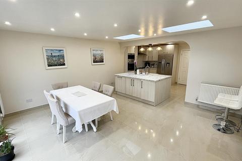 14 Derwent Road, Birmingham, B30 2UU