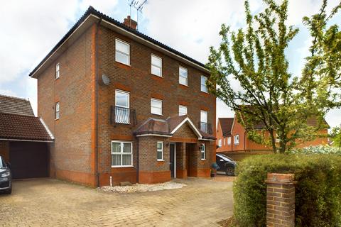 4 bedroom townhouse for sale, Great Ashby Way, Stevenage SG1
