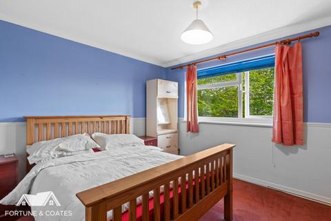 101 Bynghams, Harlow, CM19 5NT