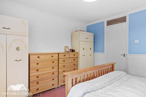 101 Bynghams, Harlow, CM19 5NT