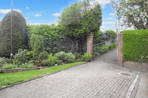 undefined, Stafford Street, Stone