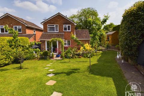 3 bedroom detached house for sale, Nourse Place Mitcheldean