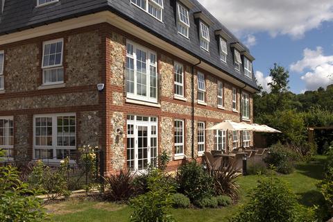 undefined, The Cloisters, High Street, Great Missenden, HP16 0AA