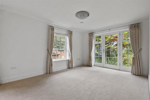 undefined, The Cloisters, High Street, Great Missenden, HP16 0AA