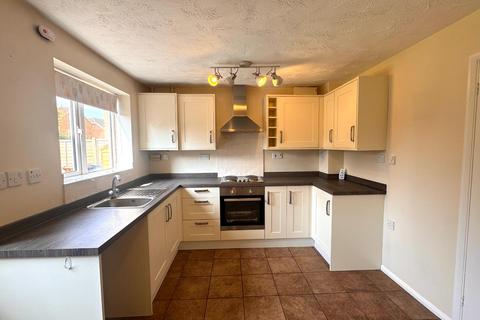3 bedroom end of terrace house to rent, Lordswood Close, Wootton Fields, Northampton NN4