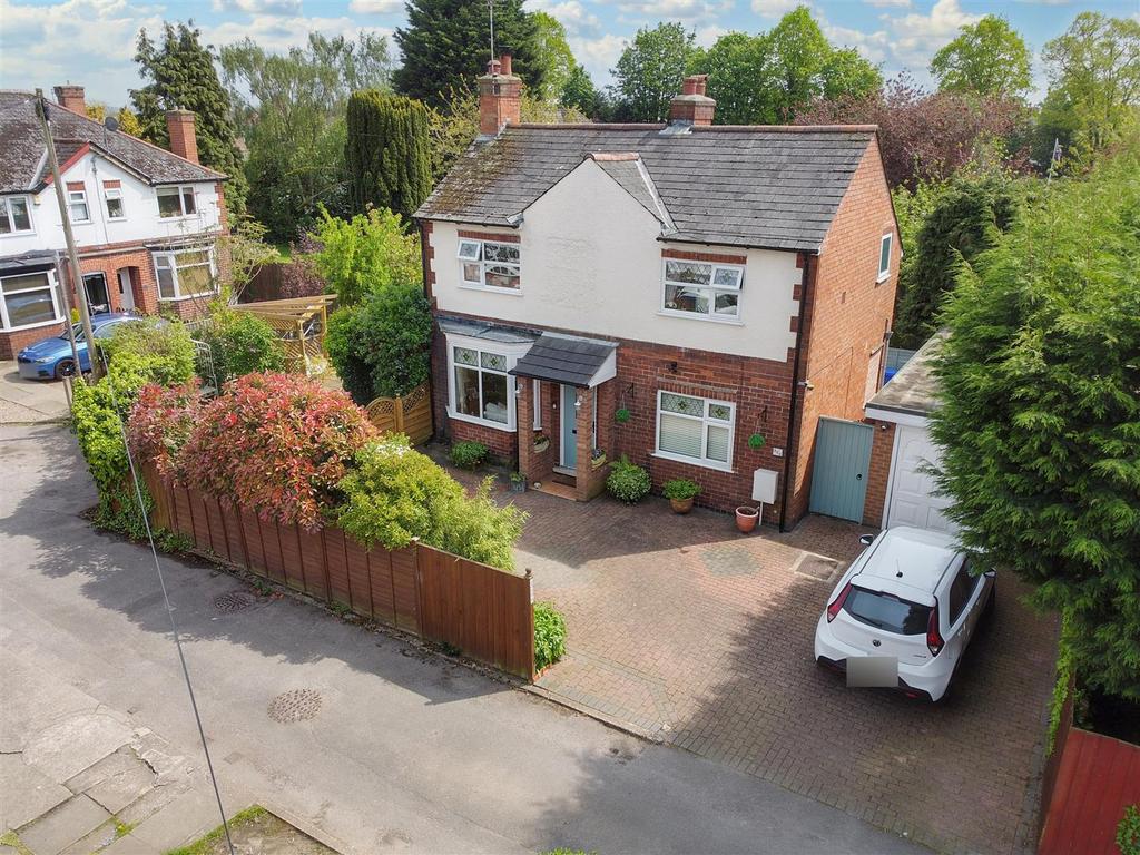 College Street, Long Eaton 3 bed detached house for sale £300,000