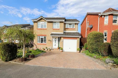 5 bedroom detached house for sale, Pitkevy Court, Glenrothes