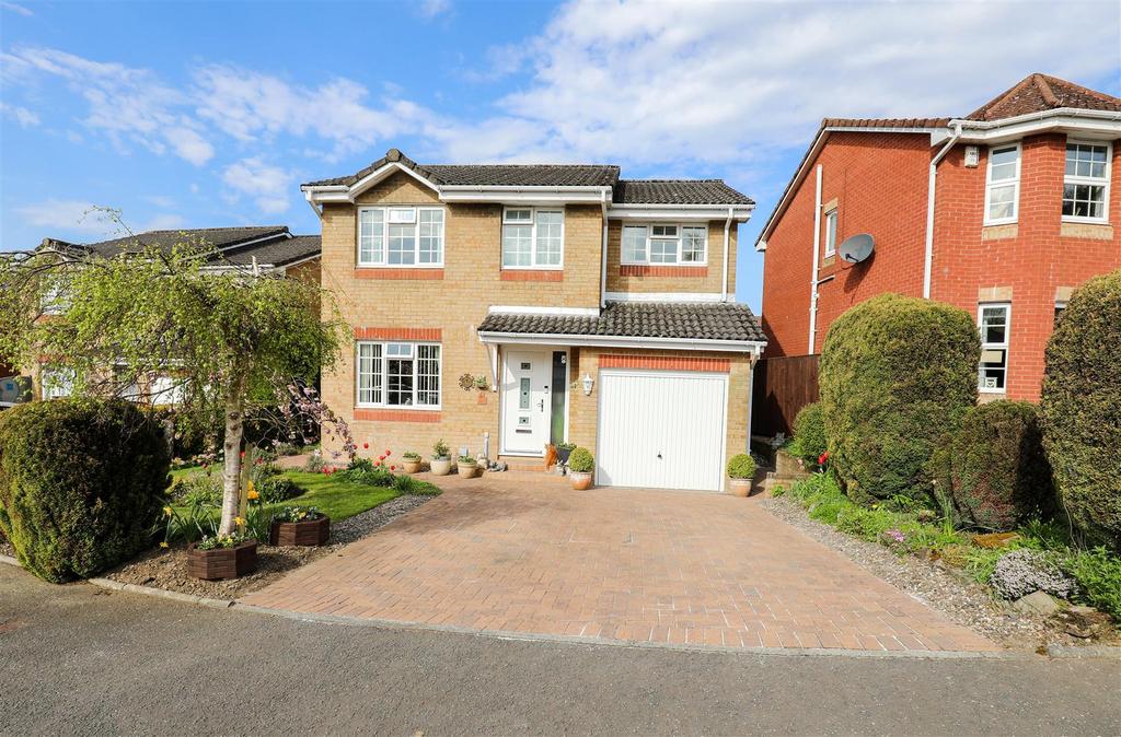 Pitkevy Court, Glenrothes 5 bed detached house for sale £264,995