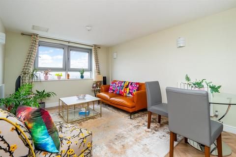 2 bedroom apartment for sale, Throwley Way, Sutton
