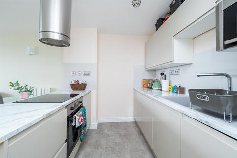 2 bedroom apartment for sale, Throwley Way, Sutton
