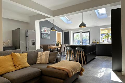 69 Bancroft Road, Newark, NG24 1SF