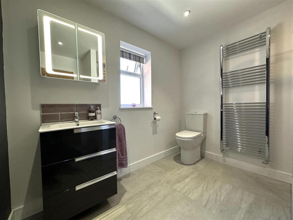 Shower Room 656