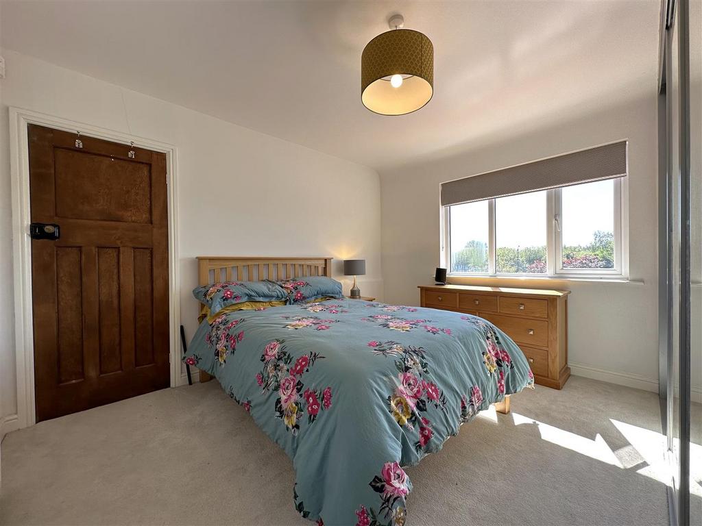 Master Bedroom 570