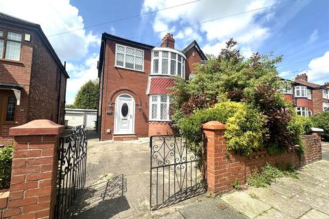 3 bedroom semi-detached house to rent, Lord Lane, Failsworth, Manchester