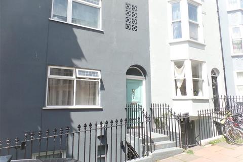 Studio to rent, Devonshire Place, Brighton