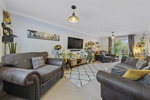 4 bedroom end of terrace house for sale, Cransley Rise, Mawsley NN14