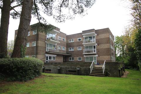 2 bedroom flat to rent, Hawthorn Close, Horsham