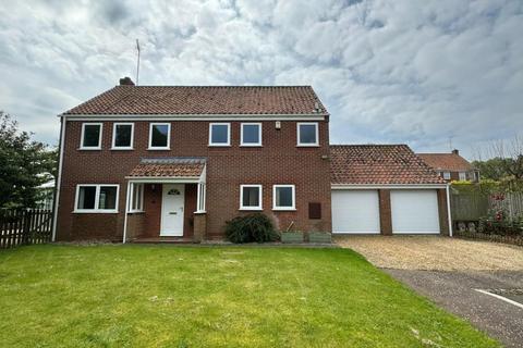 4 bedroom detached house to rent, CASTLE RISING