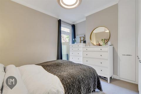 1 bedroom flat for sale, Treport Street, London