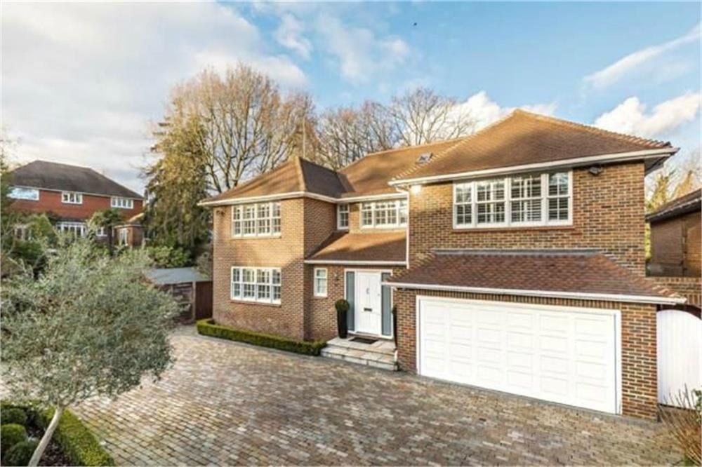 Harmsworth Way, Totteridge, N20 5 bed detached house to rent £13,000