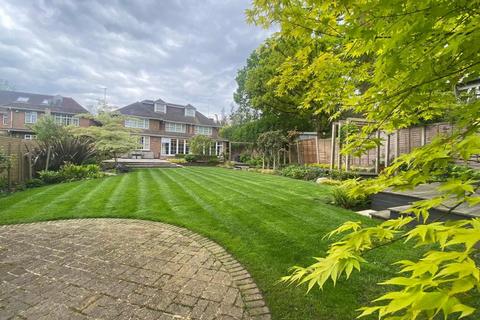 5 bedroom detached house to rent, Harmsworth Way, Totteridge, N20