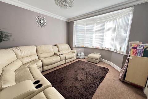4 bedroom house for sale, Priestley Gardens, Chadwell Heath