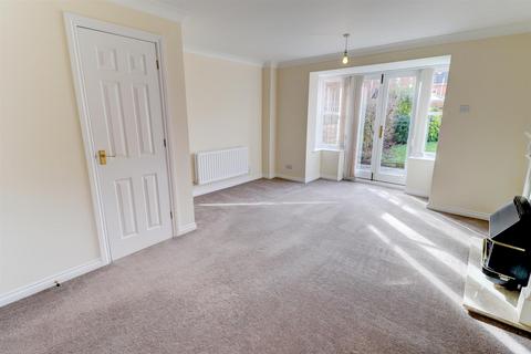 3 bedroom end of terrace house to rent, Lady Grey Avenue, Heathcote, Warwick
