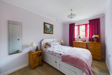 2 bedroom retirement property for sale, Market Place, Melksham SN12