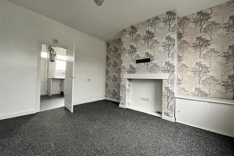 3 bedroom terraced house to rent, Peel Street, Worsbrough Common, Barnsley