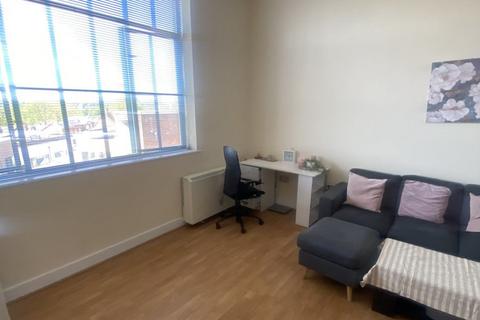 Studio to rent, The Edge, Moseley Road, Moseley, B12 9BL