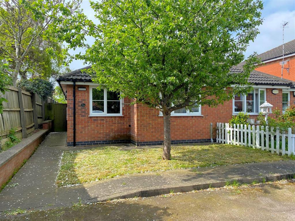 Oxford Street, Syston 2 bed semidetached house for sale £240,000