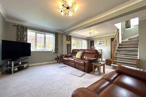 4 bedroom detached house for sale, Wells Mount, Upper Cumberworth, Huddersfield, HD8 8XQ