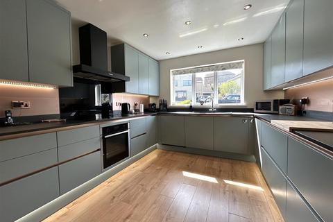 4 bedroom detached house for sale, Wells Mount, Upper Cumberworth, Huddersfield, HD8 8XQ