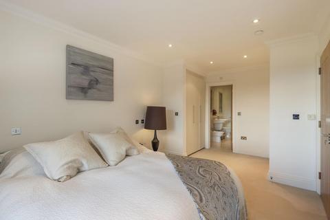 3 bedroom apartment for sale, Mountview Close, NW11