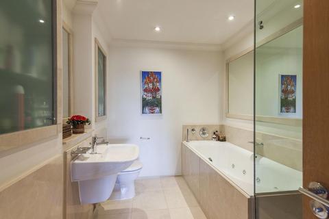 16 Mountview Close, London, NW11 7HG