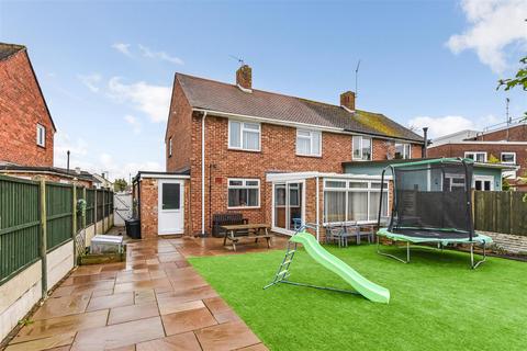 22 Blackdown Crescent, Havant, PO9 5AZ