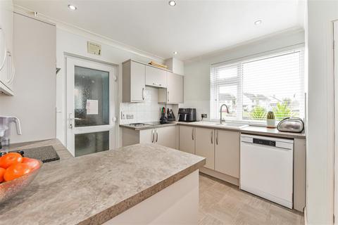 22 Blackdown Crescent, Havant, PO9 5AZ