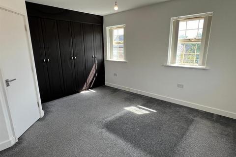 2 bedroom end of terrace house to rent, Marlington Drive, Deighton, Huddersfield