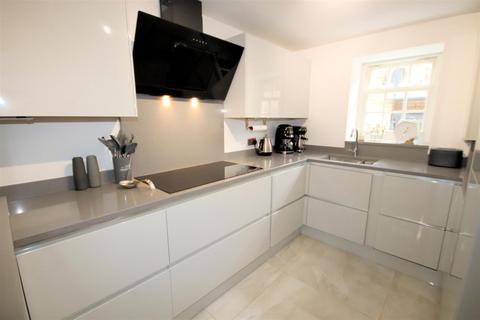 1 bedroom flat for sale, High Street, Silsoe, Bedford