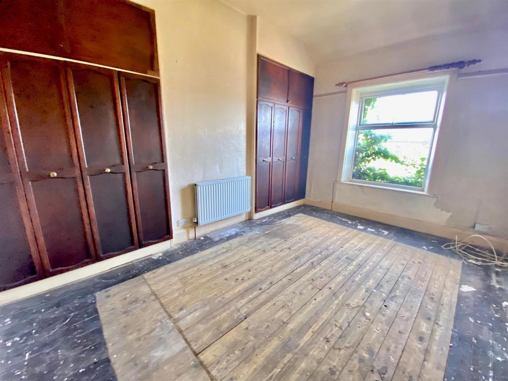 Bramleys Estate Agents - Auction - Hawthorne Terra