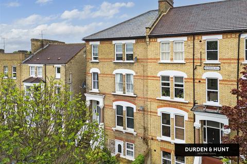 2 bedroom apartment for sale, Hermon Hill, Wanstead E11