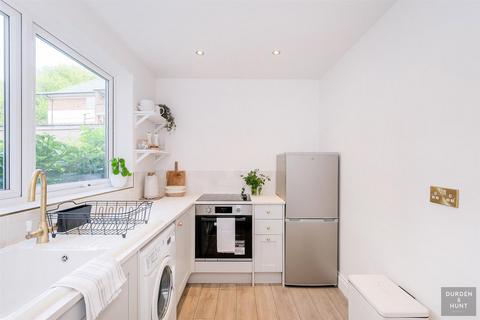 1 bedroom apartment for sale, Woodford Road, South Woodford E18