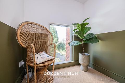 79c Aldersbrook Road, Wanstead, London, E12 5DH