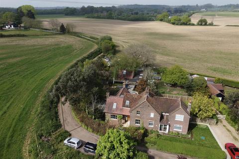 5 bedroom semi-detached house for sale, Noke Lane, St. Albans