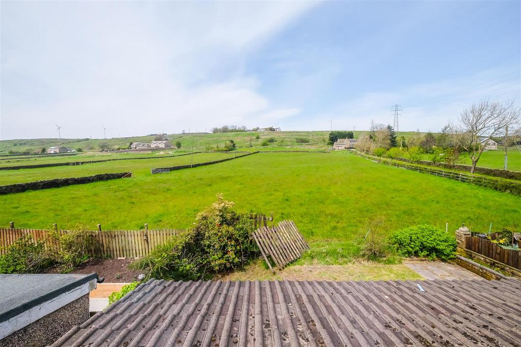 Bradshaw Lane, Halifax 3 bed semidetached house for sale £250,000