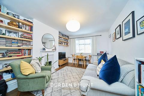 72 Rivenhall Gardens, London, E18 2BX