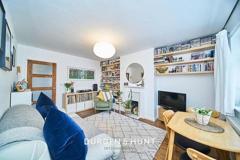 72 Rivenhall Gardens, London, E18 2BX