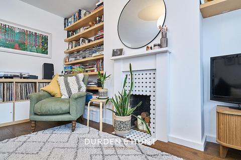 72 Rivenhall Gardens, London, E18 2BX