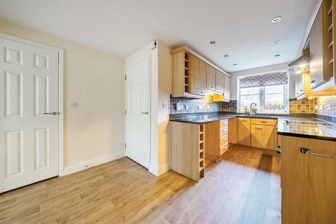 5 Blacksmith Close, Yatton Keynell, Chippenham, SN14 7FB