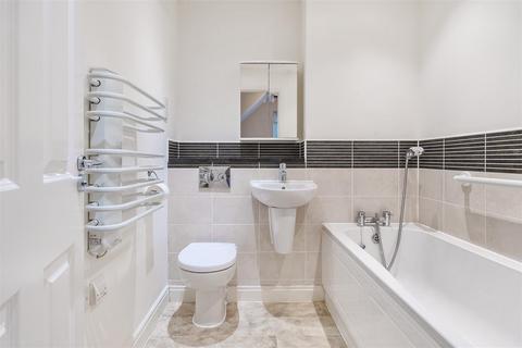 5 Blacksmith Close, Yatton Keynell, Chippenham, SN14 7FB